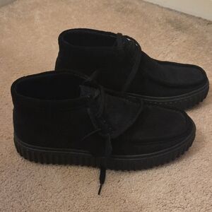 Clarks Mens Torhill Black Chukka Boots - Size 11